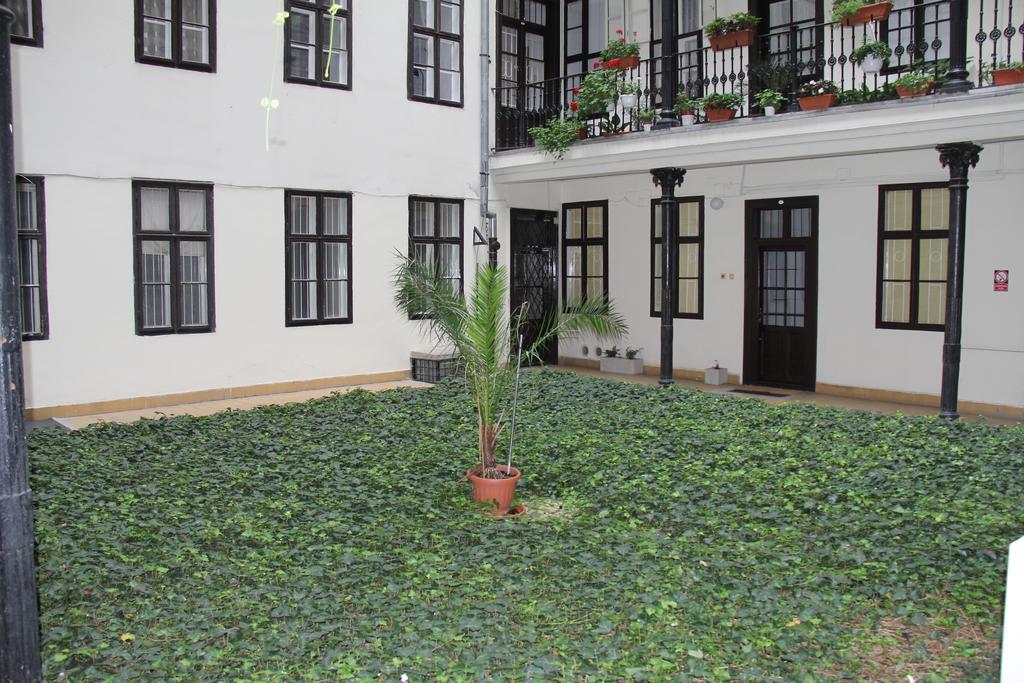 Queen Zita Apt 130 M2 Near Chain Bridge Budapest Luaran gambar